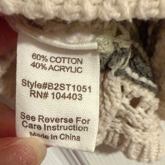 Blu Pepper Cream and Olive Chevron Crochet Crop Top - Picture 6 of 9